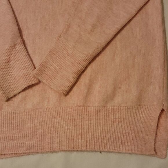 Magaschoni sweater size large. - Picture 4 of 10